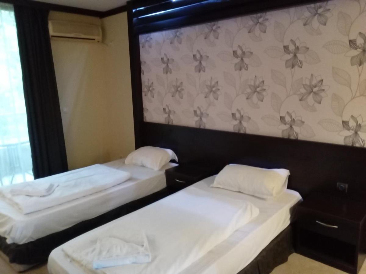 Park Hotel Stratesh โลเวช ภายนอก รูปภาพ