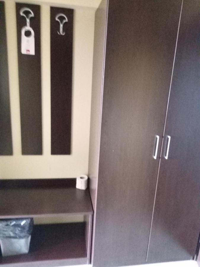 Park Hotel Stratesh โลเวช ภายนอก รูปภาพ