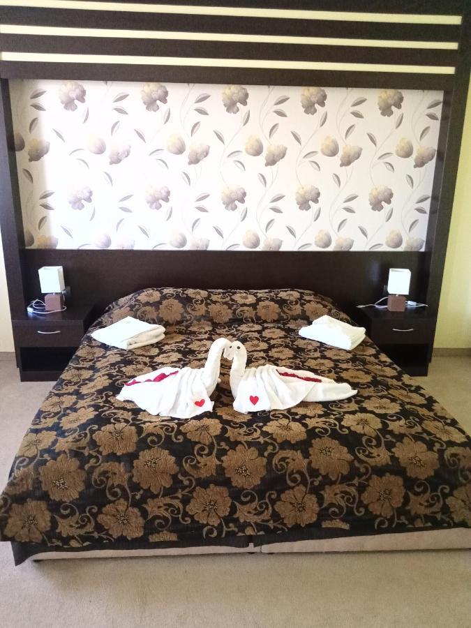 Park Hotel Stratesh โลเวช ห้อง รูปภาพ